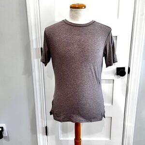 ON Apparel Performance T Shirt. Medium